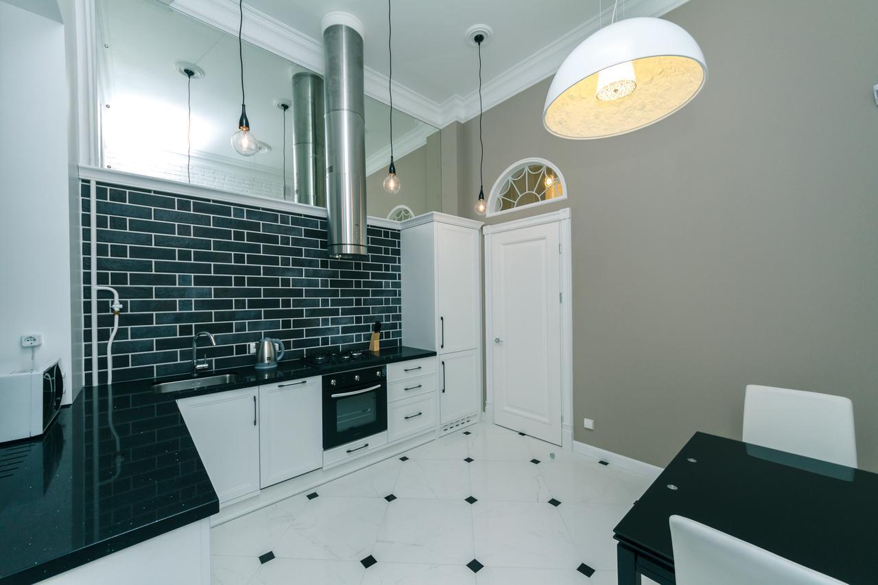 Vip Apartment Near Kreschatyk, 31А Pushkinska Street 키예프 외부 사진