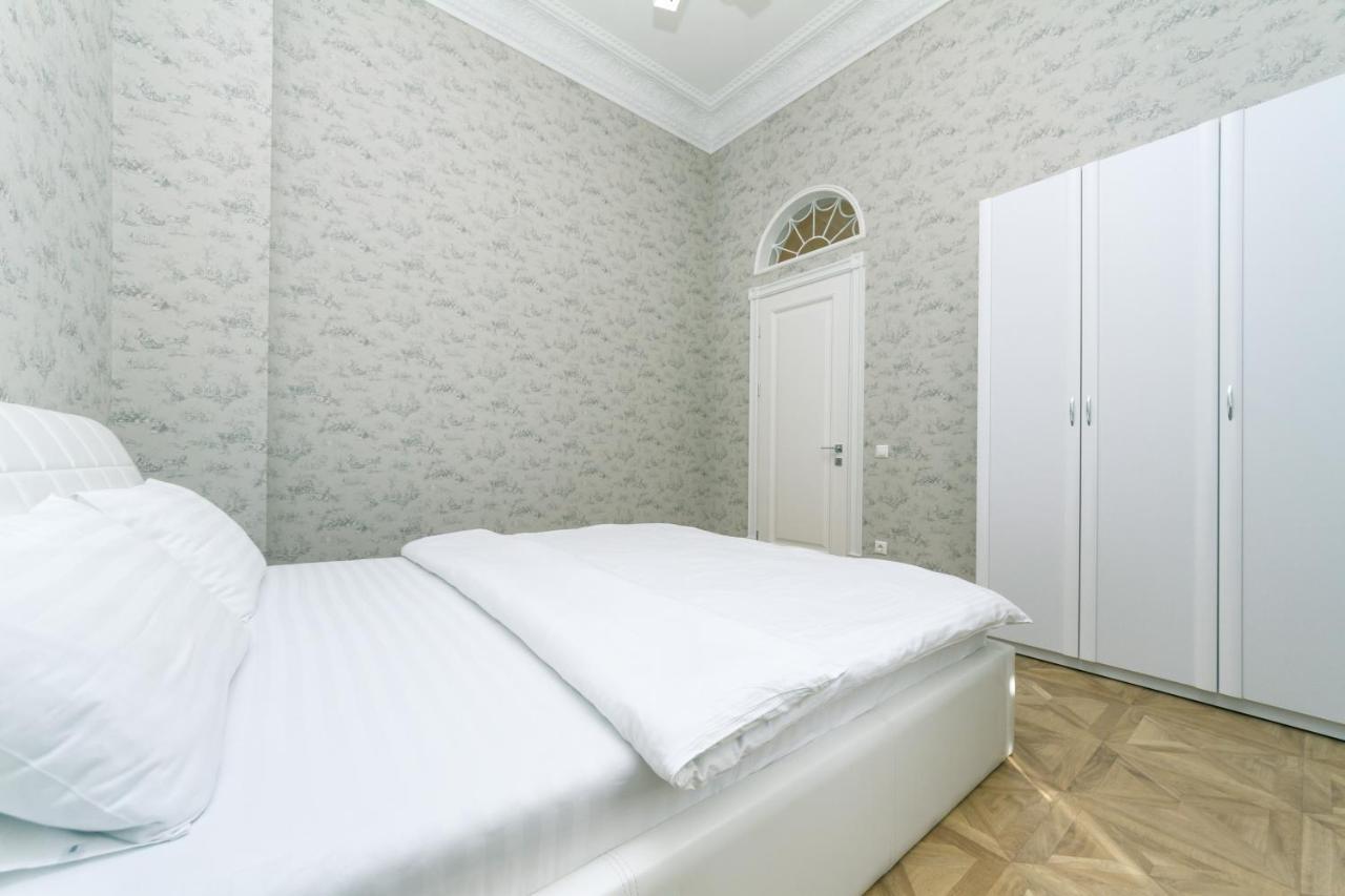 Vip Apartment Near Kreschatyk, 31А Pushkinska Street 키예프 외부 사진
