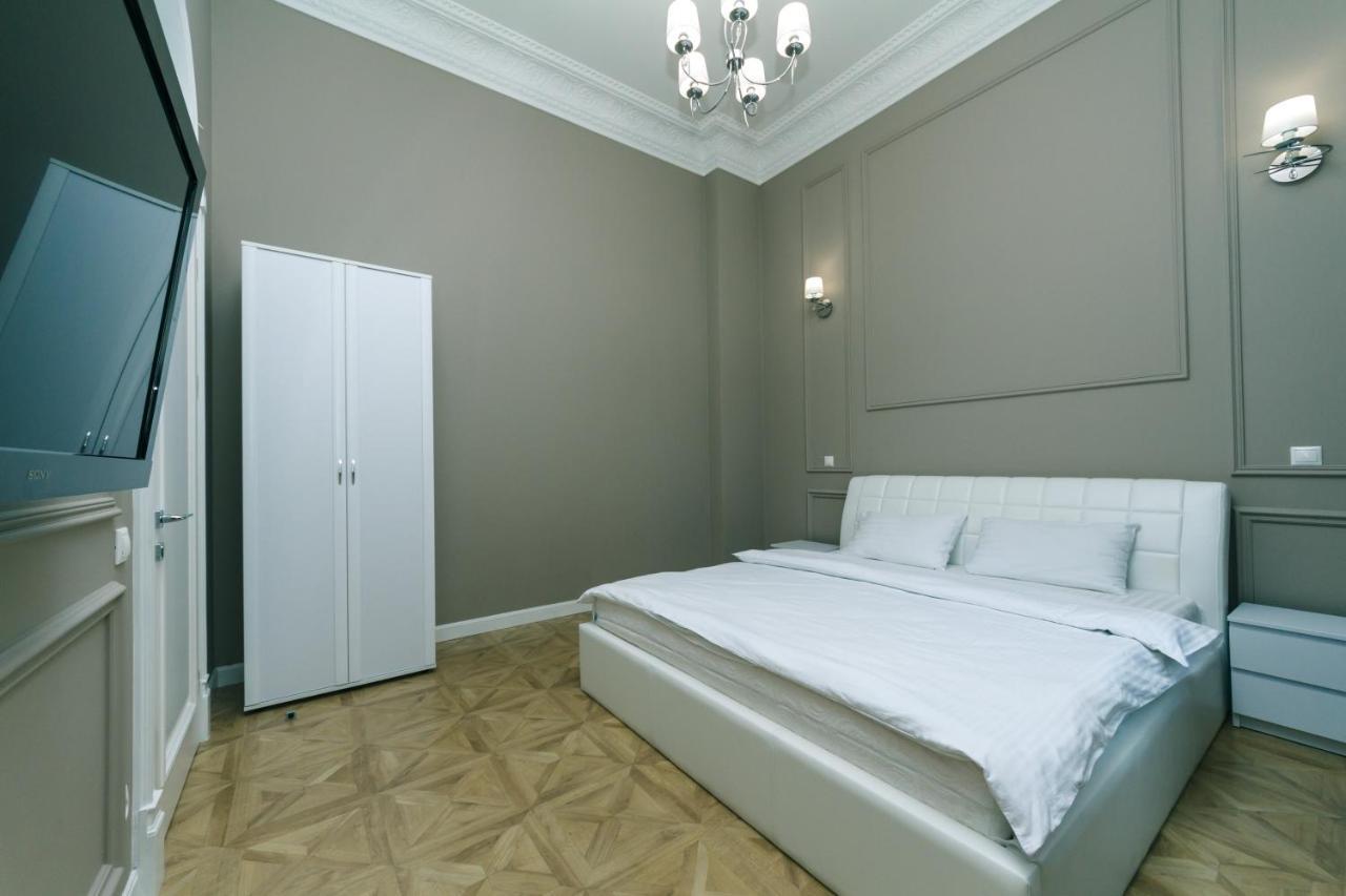 Vip Apartment Near Kreschatyk, 31А Pushkinska Street 키예프 외부 사진