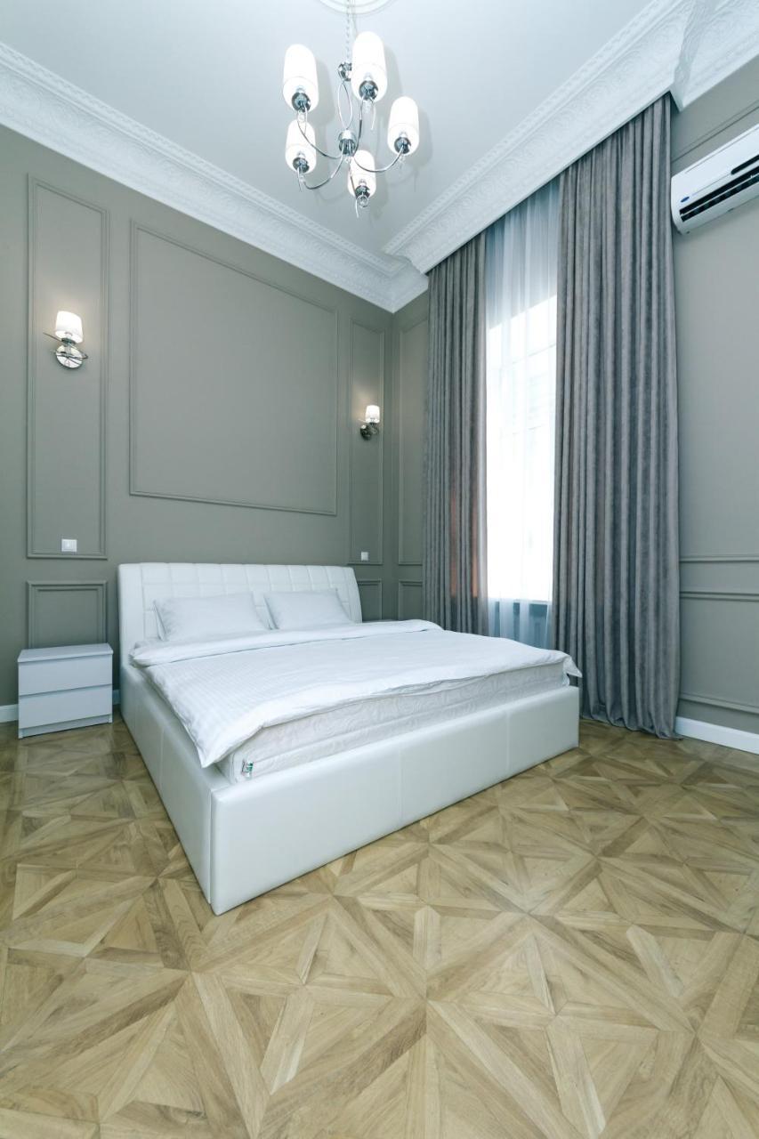 Vip Apartment Near Kreschatyk, 31А Pushkinska Street 키예프 외부 사진