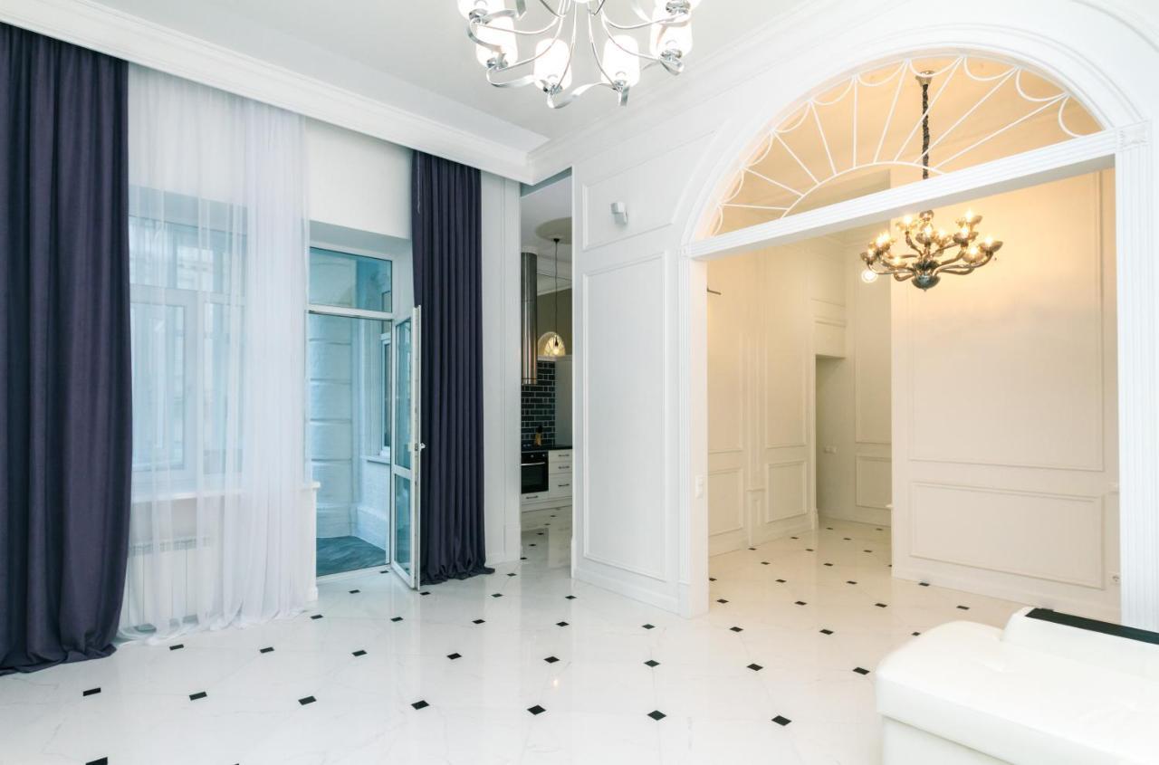 Vip Apartment Near Kreschatyk, 31А Pushkinska Street 키예프 외부 사진