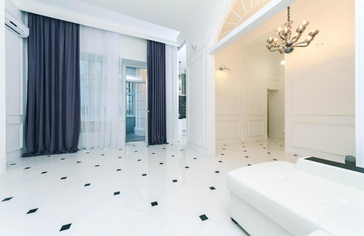 Vip Apartment Near Kreschatyk, 31А Pushkinska Street 키예프 외부 사진